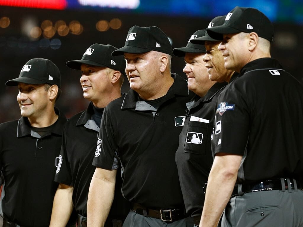How much do MLB umpires make in Major League Baseball