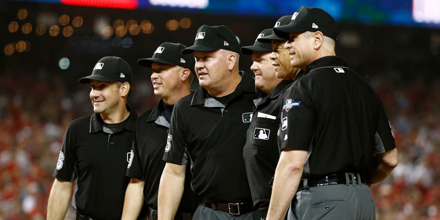 How much do MLB umpires make in Major League Baseball